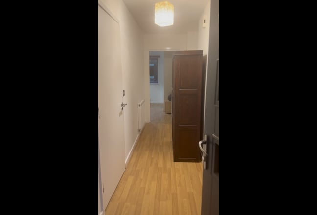 Spacious and peaceful three-bedroom new-build flat Main Photo