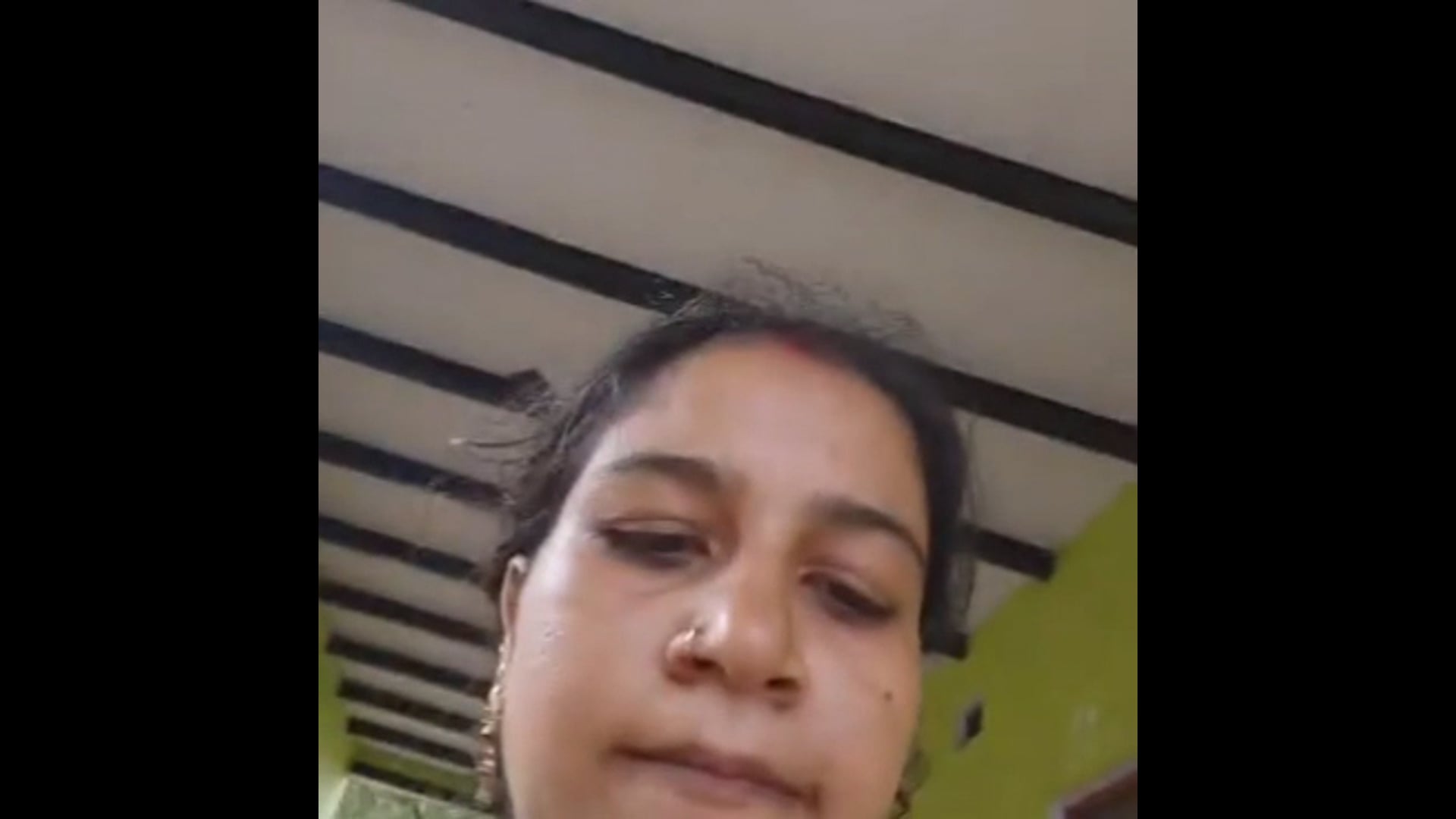 MANT- सैनिक के घर पहुंचा लाठी-डंडों से लैस ग्राम प्रधान, महिला ने रोका तो, हुआ बवाल,,