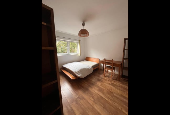 Video 1: Big bedroom (weird lense though!)