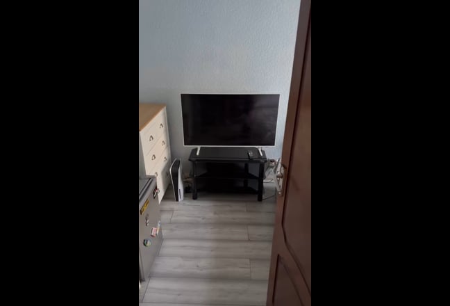 Rent room - White City  Main Photo