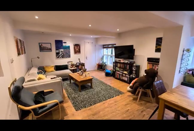 Room in Oval: 10 mins to Brixton & Kings hospital Main Photo