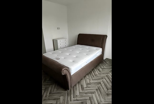 Big.  Spacious  double room with balcony  Main Photo