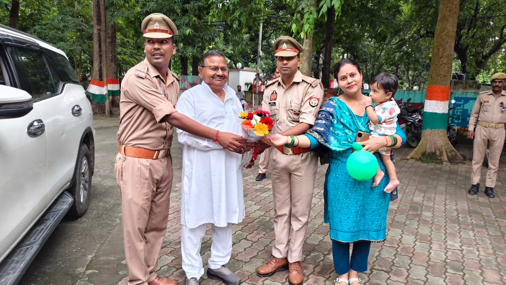 पीलीभीत पीआरडी जवानों के कल्याण को मिली तीन बड़ी सौगातें, कलेक्ट्रेट में देखा गया सजीव प्रसारण