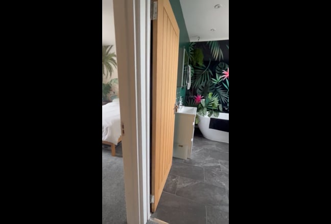 Video 1: The double room
