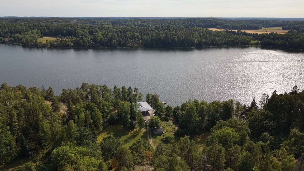4 rum Villa på Ernesidan 4 Hölö Södertälje kommun - video