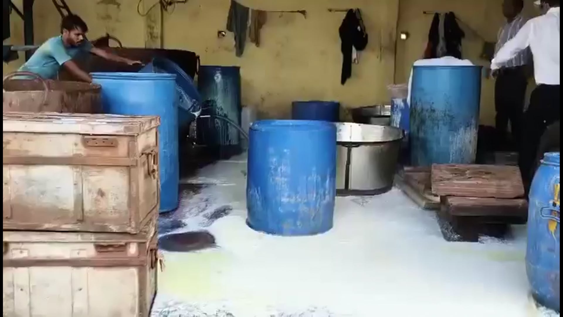 मथुरा में मिलावटी दूध-पनीर पर बड़ी कार्रवाई

उत्तरप्रदेश के मथुरा में खाद्य सुरक्षा विभाग