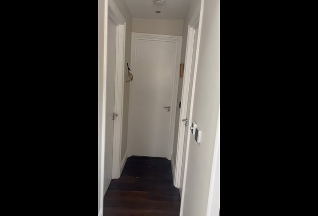 Double room and private bathroom, Notting Hill Main Photo