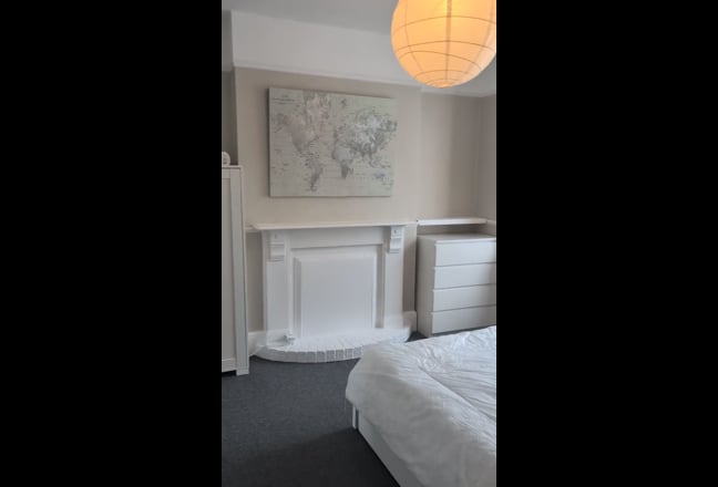 Prime Location Double Room – Margate Seaside Main Photo