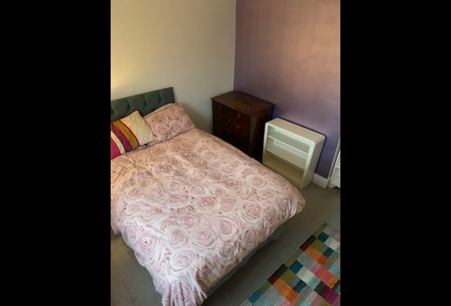  Double room in a shared house 4 nights per week. Main Photo