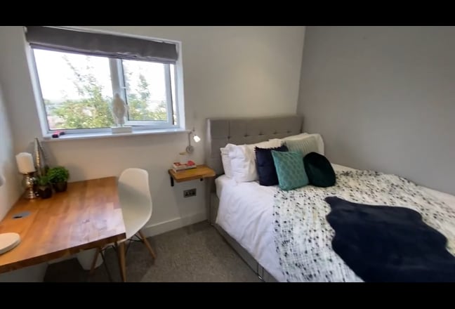 Video 1: Good sized double bedroom with en-suite available soon