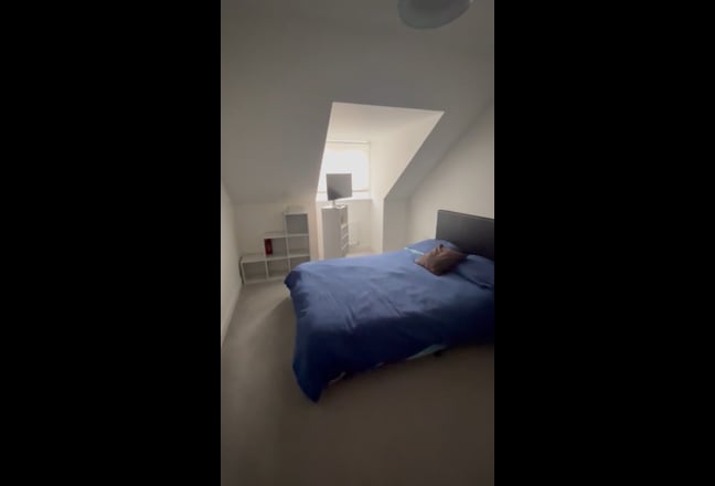 1 Double room (shared bathroom) Main Photo