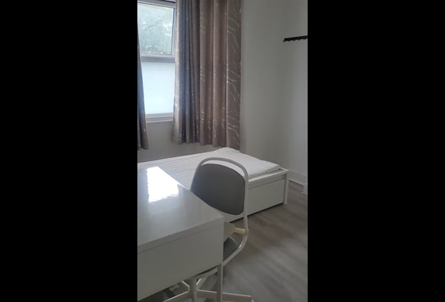 Spacious Single Room with Private Shower Room  Main Photo
