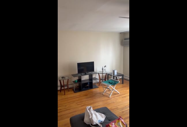 Smaller room available in 3bed 2bath 2 family home Main Photo