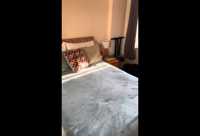 Video 1: Overview (please note only bed and wardrobes will remain)