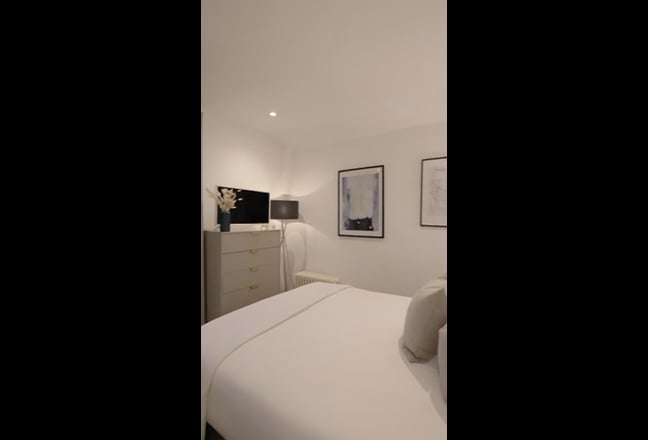Spacious Double | Private Bath | Roof Trc & Garden Main Photo