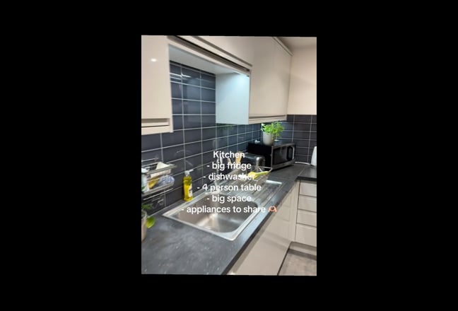 Large room at friendly home in Archway  Main Photo