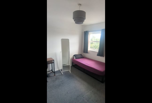 Single furnitured room for 1 person Main Photo