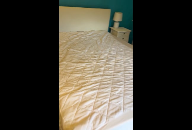 Lovely Double room- avail Aug Main Photo