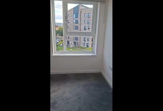 Looking for flatmate to share tenancy with Main Photo