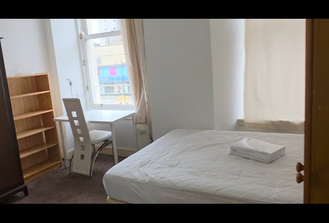 Fully Furnished Accommodation – Prime City Centre  Main Photo