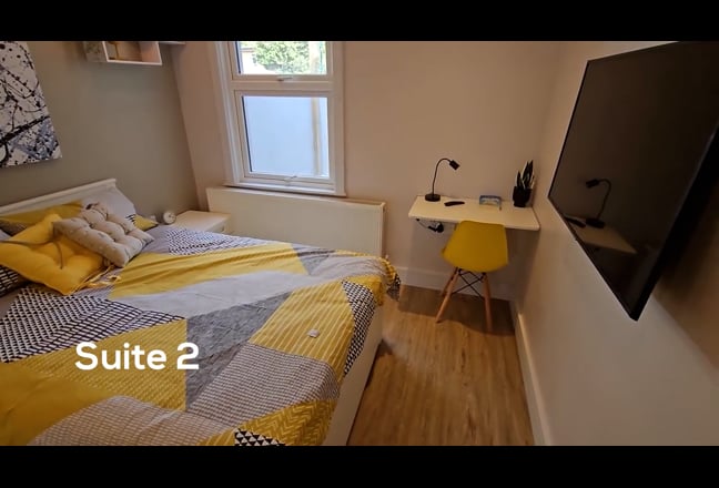 Double Room in Stylish House Share close 2Station Main Photo