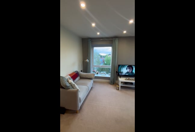 Spacious double room with Bathroom in Harrow  Main Photo