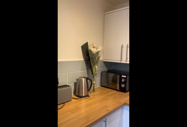 A two-bedroom ground-floor flat in L3 with parking Main Photo