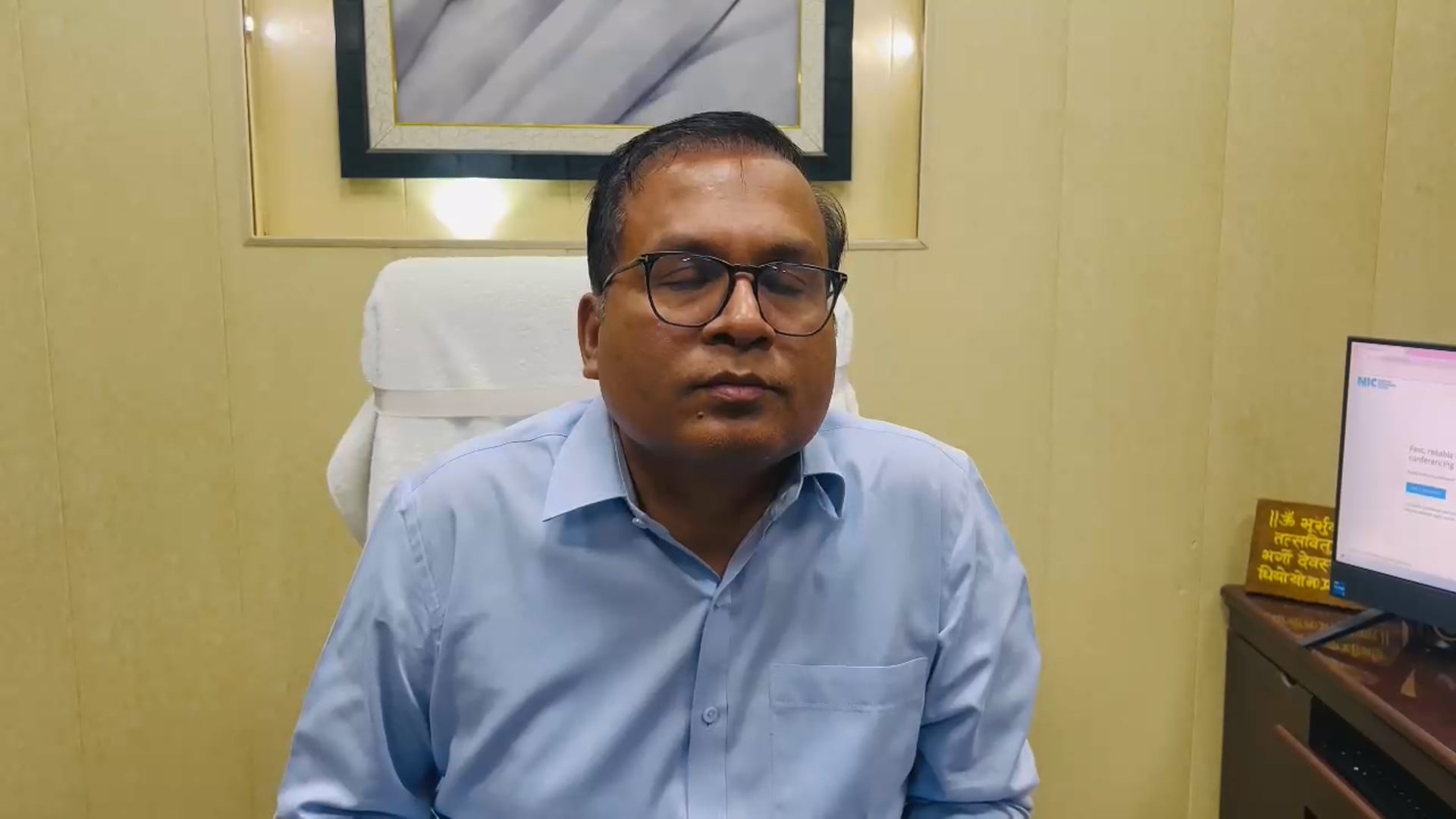 जिलाधिकारी देवेंद्र प्रताप सिंह शाहजहांपुर