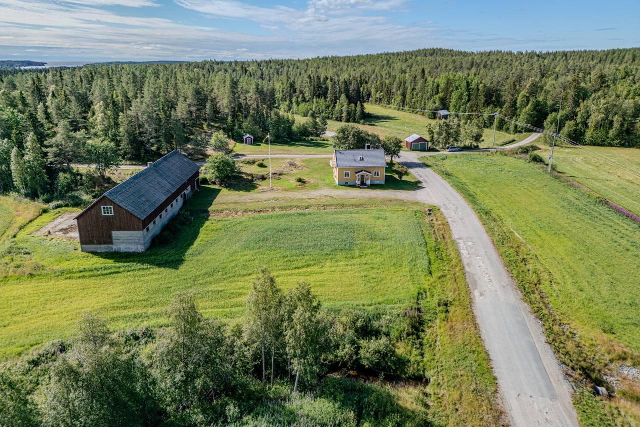 4 rum Gård utan jordbruk på Västanbyn 9 Lövånger Skellefteå kommun - video