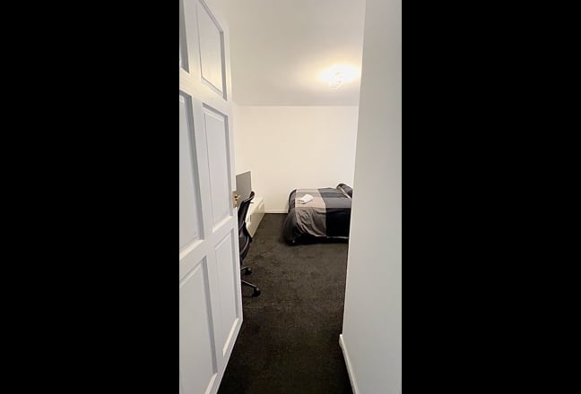 Double Room + Gym – All Bills Included Main Photo