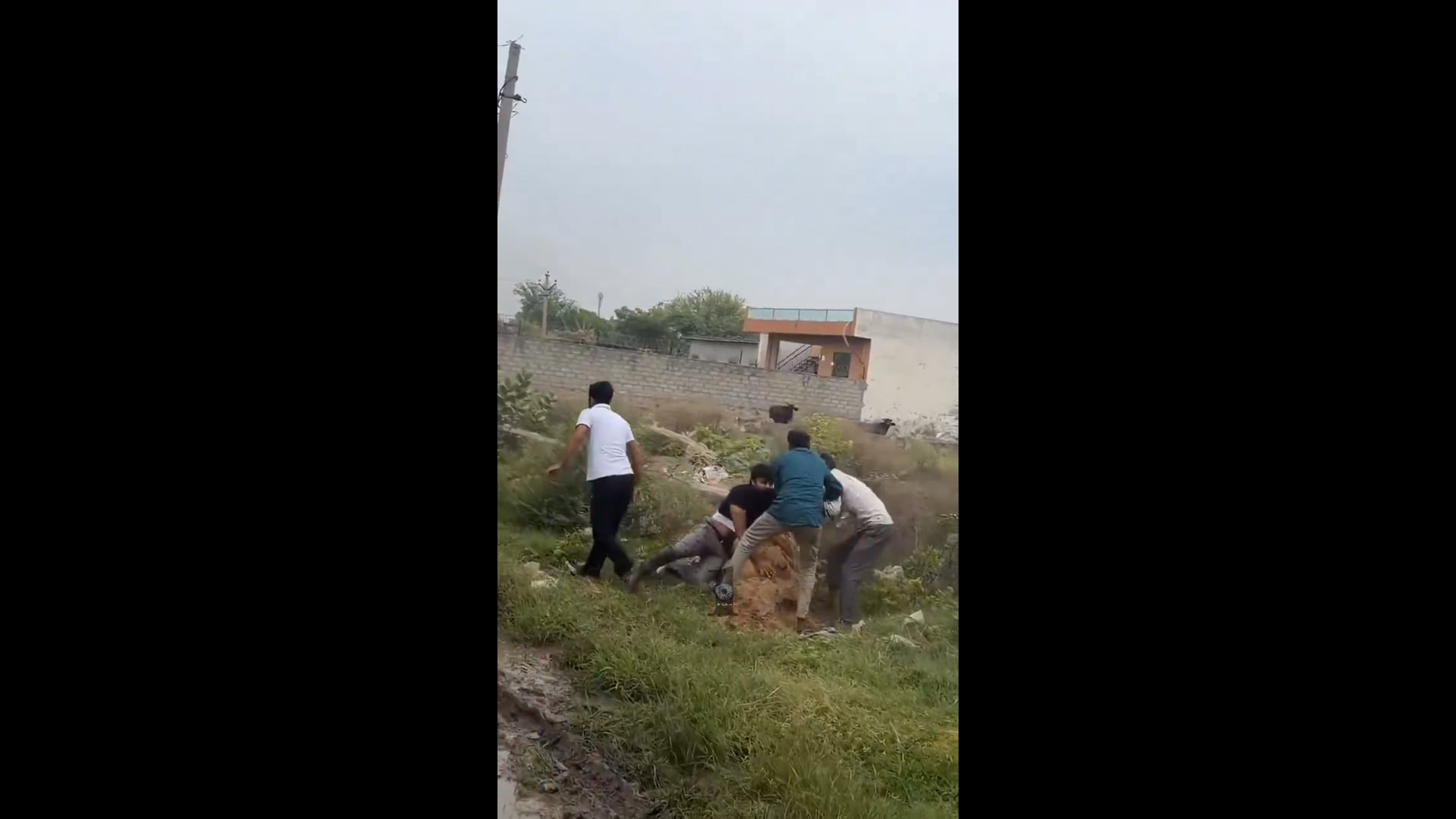 आशुतोष रांका के साथ मारपीट, गाडियो के शीशे तोडे
रामपुरा कंवरपुरा