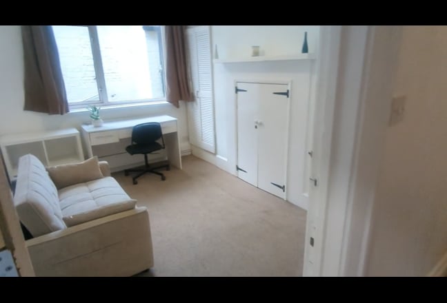 Furnished Double in 2-Bed Garden Flat – SW16 Main Photo