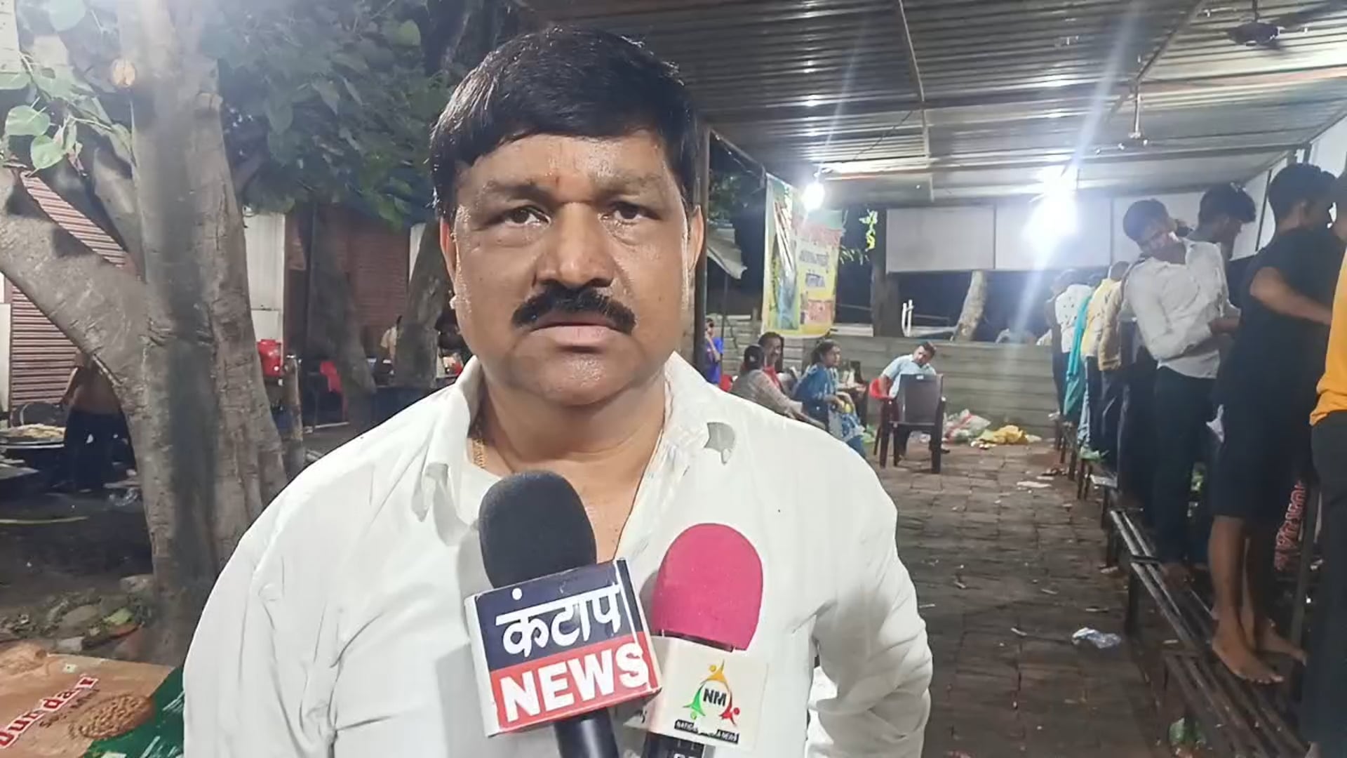 शाहजहांपुर संजय गुप्ता पाइप वाले कावरियो को भंडारे का आयोजन किया जिसमें हजारों  को भोजन कराया