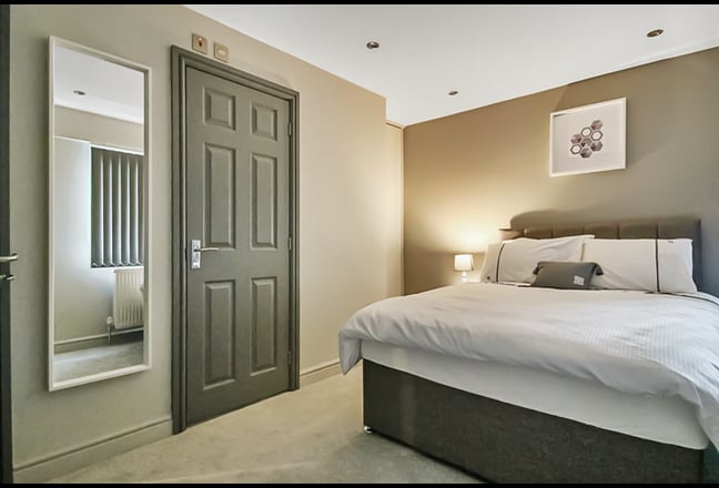 Large Double Room - Ensuite - All Bills  Included  Main Photo