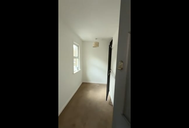 Unfurnished flat in next to Walthamstow Central Main Photo
