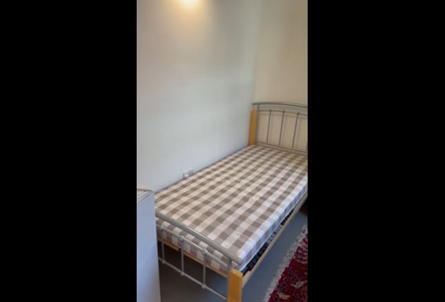 A single bedroom for rent Main Photo