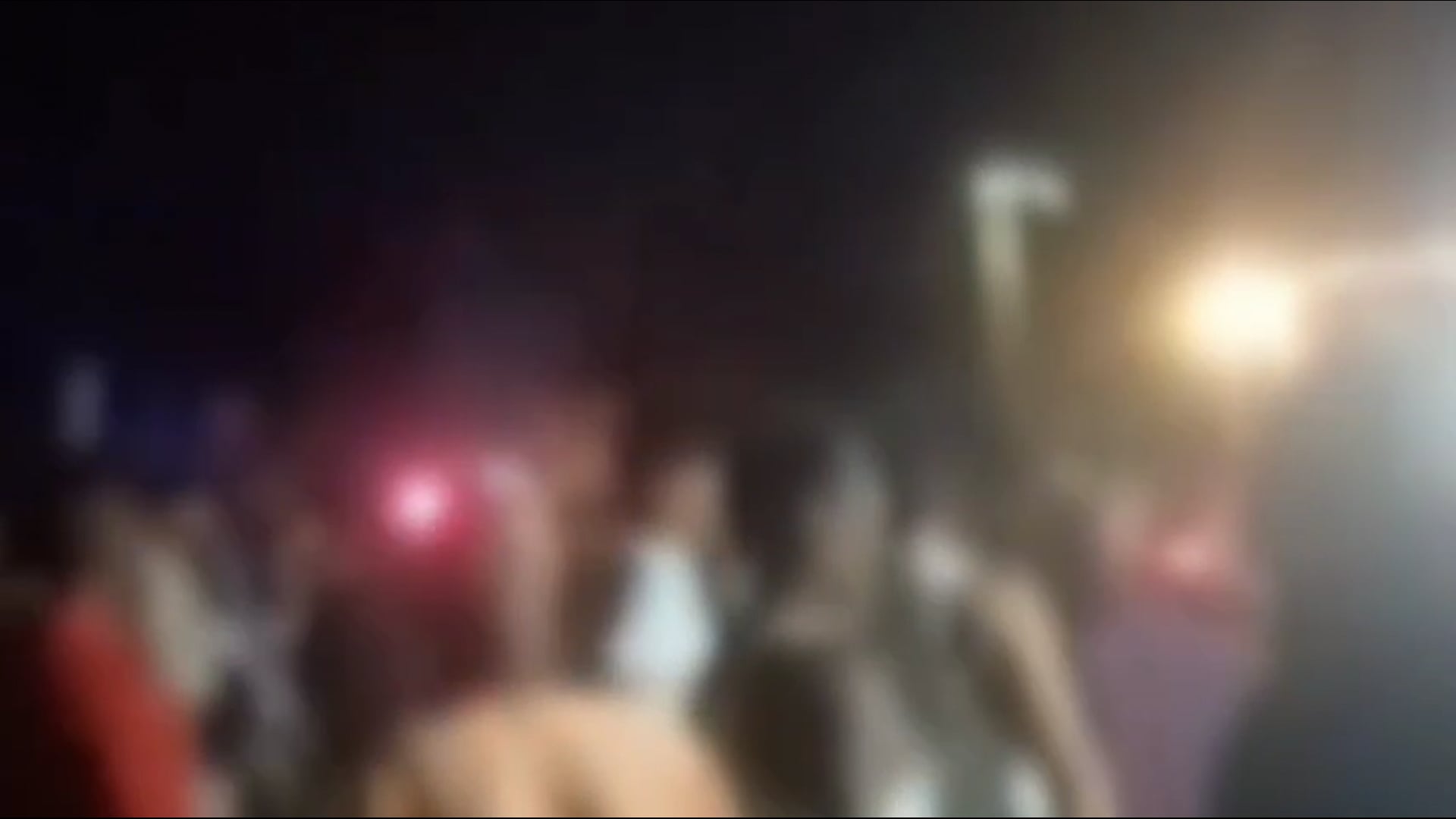 खुशियां पल भर में ग़म में बदली, बस से हुई दुर्घटना में 5 की मौत, अन्य कई घायल।