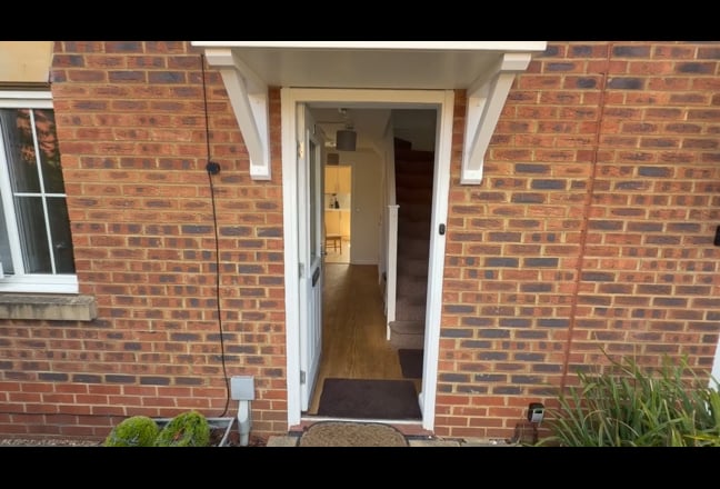 Large single in great location. Main Photo
