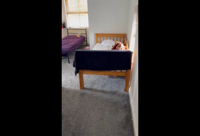 Room available for girls. Main Photo