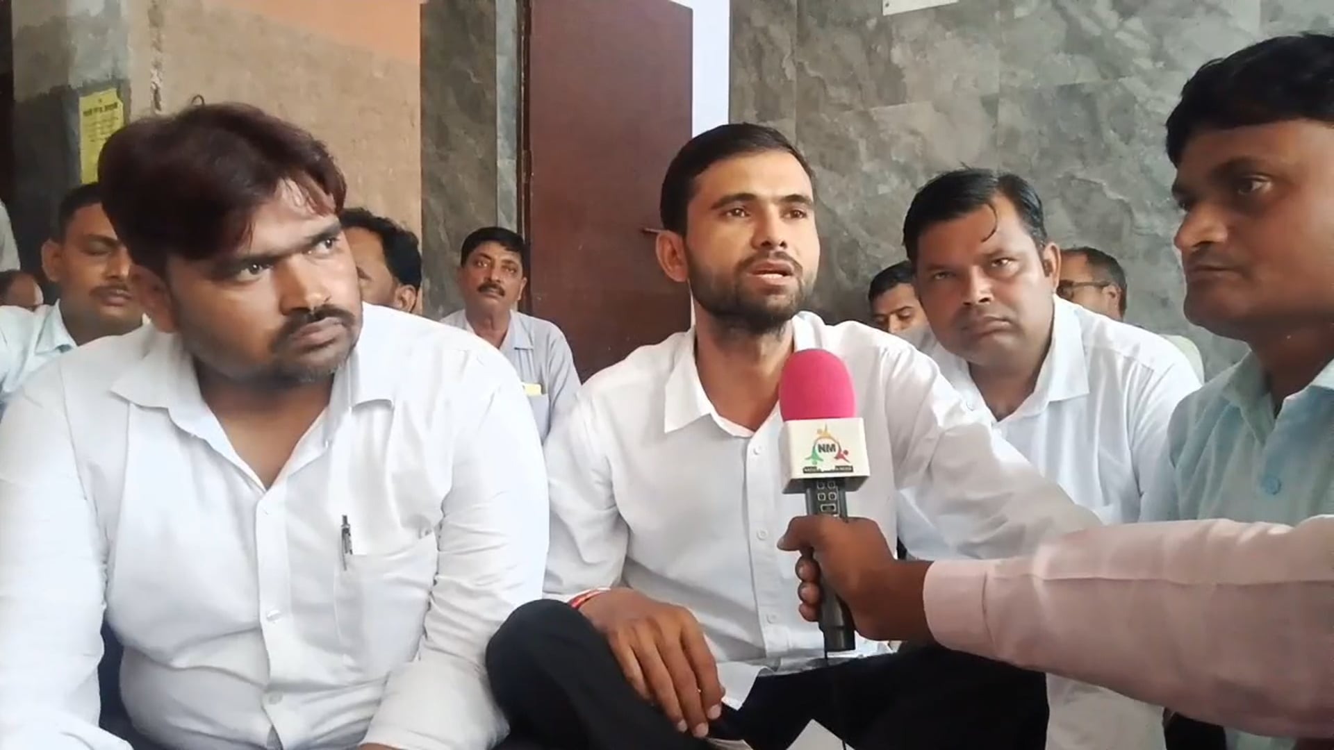 लेखपालों की हड़ताल से गरजी सदर तहसील,