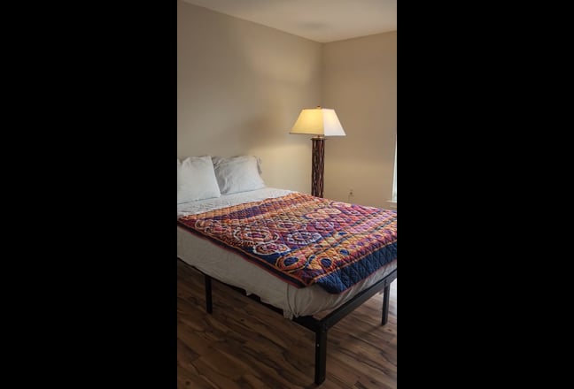 Come home to sunshine & all amenities. Main Photo