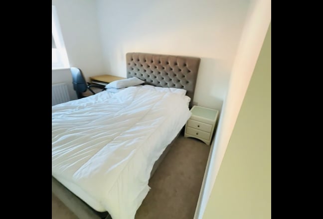 En-suite Room with King Size Bed Main Photo