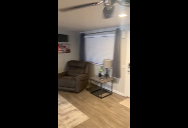 Beautiful furnished home near Riverview Mkt Main Photo