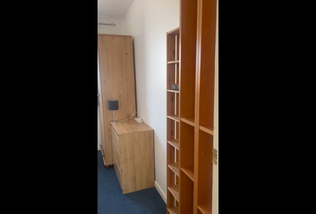 Single room. Mon/Fri/full time considered. Main Photo