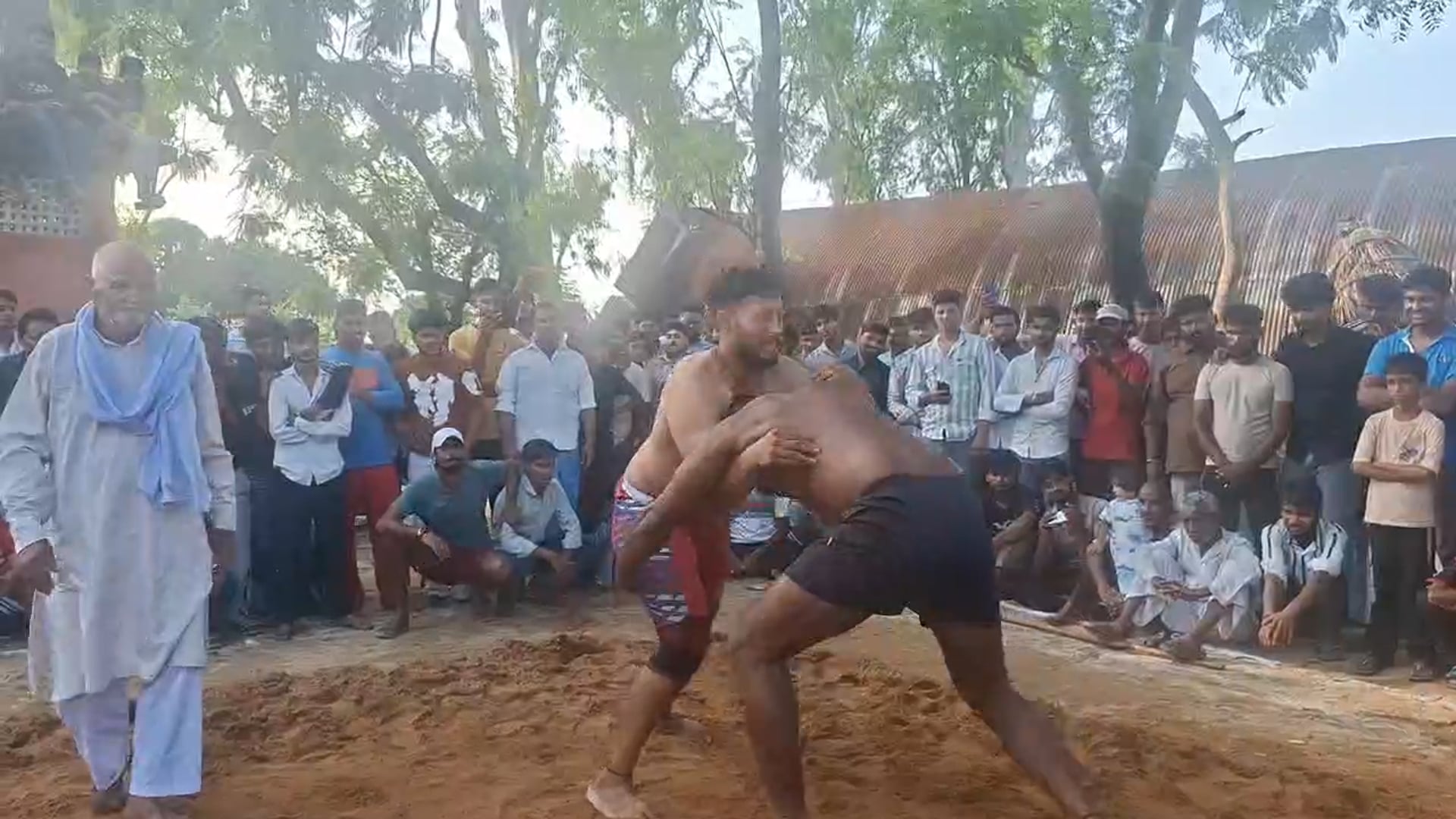 मेरठ बहसूमा सैफपुर फिरोजपुर में दो दिवसीय कुश्ती प्रतियोगिता में फिरोजपुर के पहलवानो ने जीता पुरस्कार।