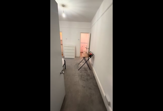 Video 1: bedroom/studio