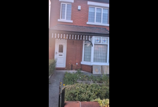 Cosy Double room - Ashton - U - Lyne  Main Photo
