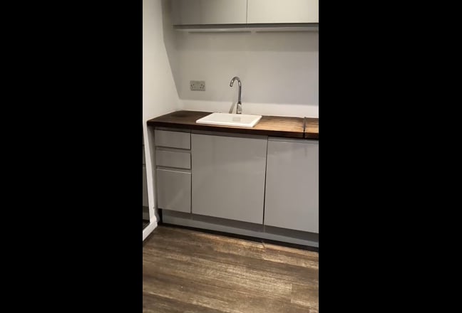 Studio Flat to Rent Main Photo