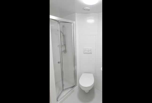 A well-presented studio apartment available to let Main Photo