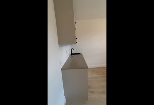 Double Ensuite Room with Kitchenette - Ealing W5 Main Photo